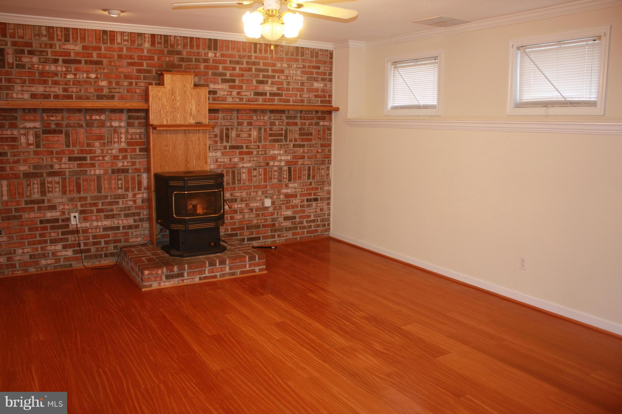 7012 Contee Road Laurel, MD 20707 - Photo 7 of 23 Family Room