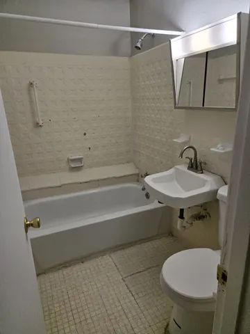 $1,050 | 550 Harding Place, Unit E113, Nashville, TN 37211