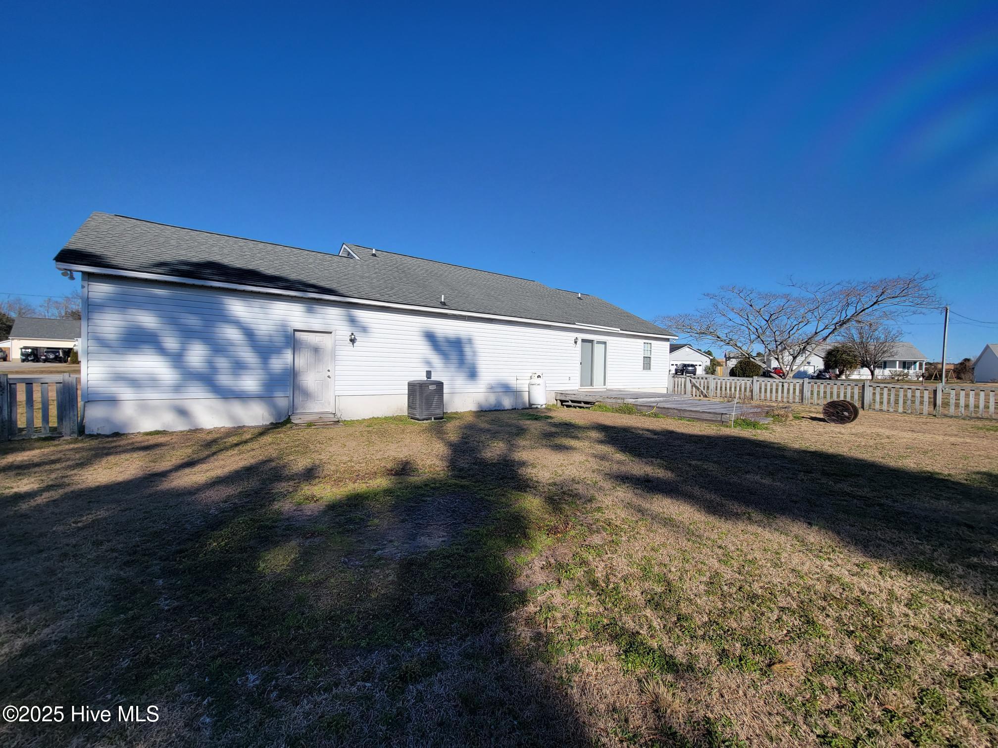 223 Junius Drive Newport, NC 28570 - Photo 4 of 9 20240201_145043 (1)