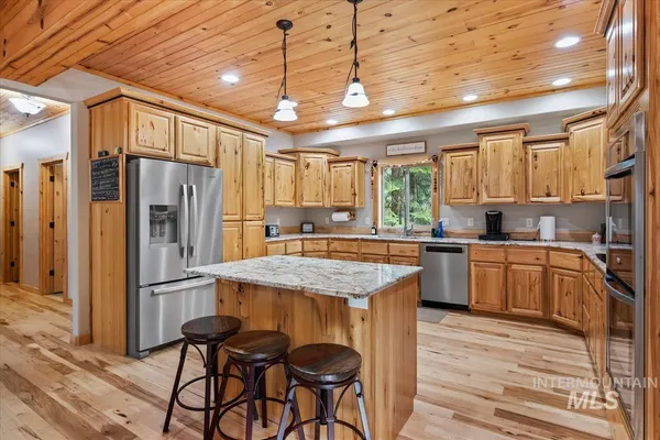 $1,100,000 | 28 Elk Run Drive, Garden Valley, ID 83622