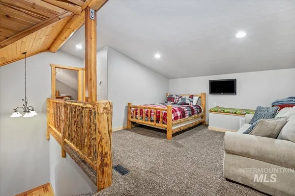 $1,100,000 | 28 Elk Run Drive, Garden Valley, ID 83622