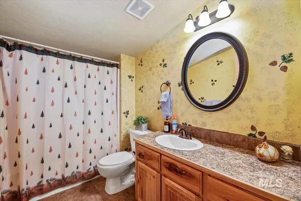 $1,100,000 | 28 Elk Run Drive, Garden Valley, ID 83622