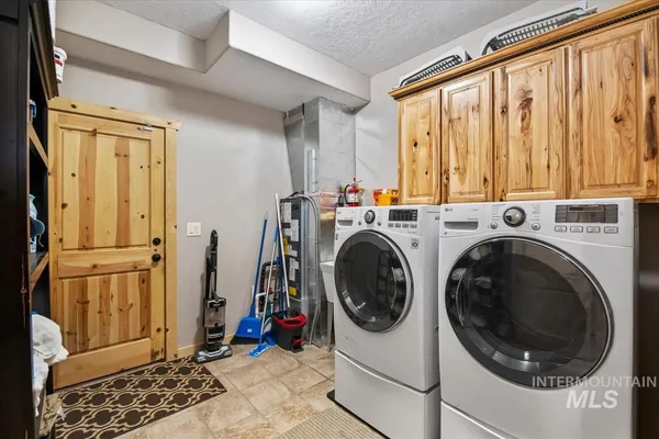 $1,100,000 | 28 Elk Run Drive, Garden Valley, ID 83622