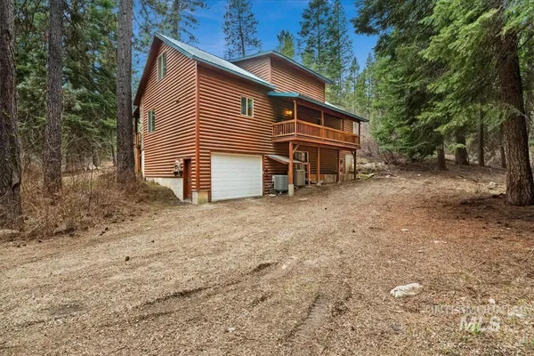 $1,100,000 | 28 Elk Run Drive, Garden Valley, ID 83622