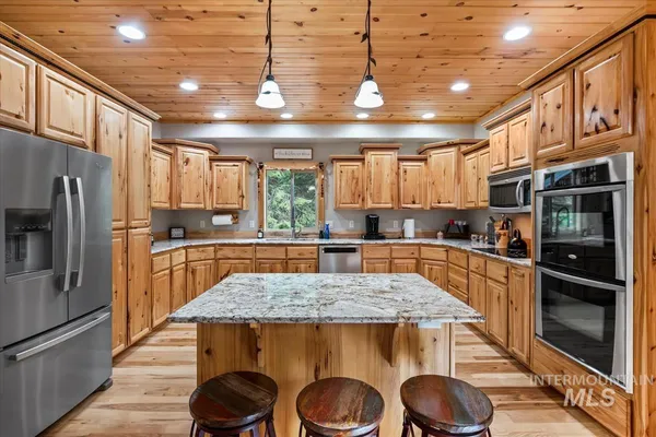 $1,100,000 | 28 Elk Run Drive, Garden Valley, ID 83622