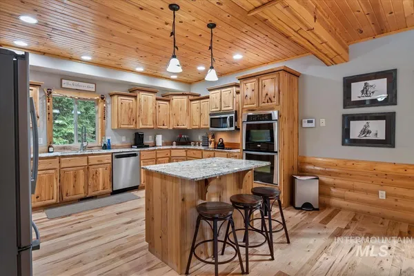 $1,100,000 | 28 Elk Run Drive, Garden Valley, ID 83622