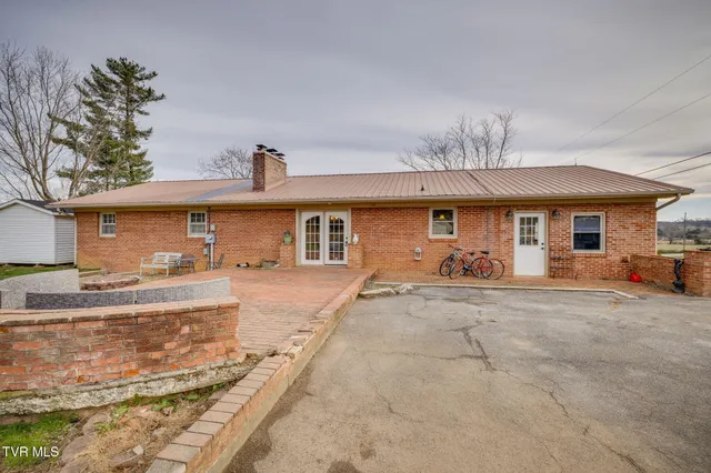 $449,990 | 2040 Warrensburg Road, Greeneville, TN 37743