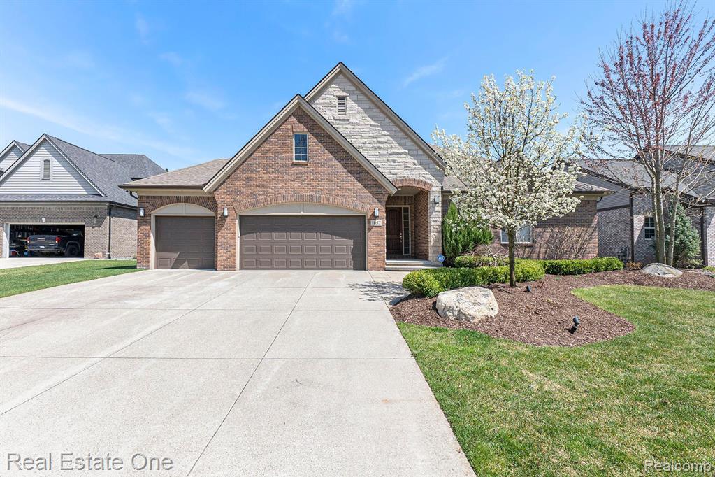 1057 Pembroke Court Rochester Hills, MI 48307 - Photo 2 of 25