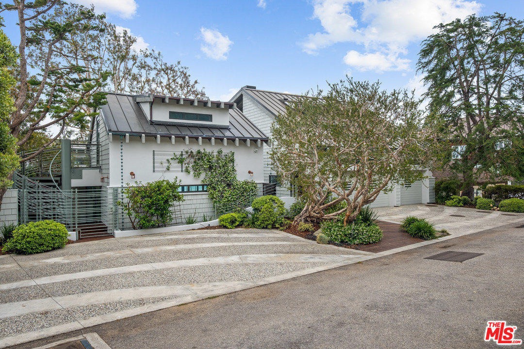 31360 Broad Beach Road Malibu, CA 90265 - Photo 4 of 28