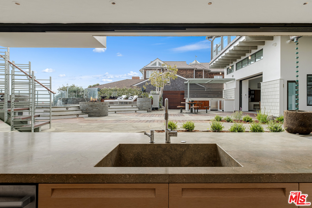 31360 Broad Beach Road Malibu, CA 90265 - Photo 7 of 28