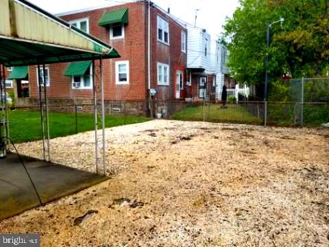5222 Rising Sun Avenue Philadelphia, PA 19120 - Photo 4 of 27 Exterior Yard