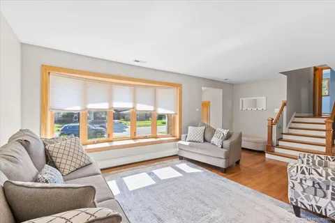 $399,900 | 10328 Long Avenue, Oak Lawn, IL 60453