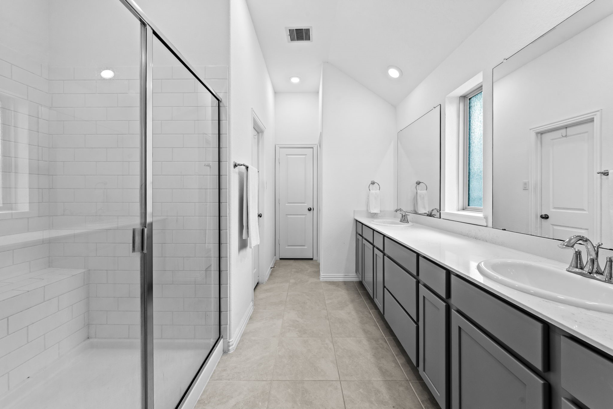 14206 Hawley Village Way Rosharon, TX 77583 - Photo 16 of 30 Primary Bathroom