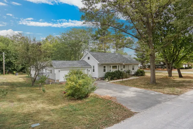 $186,000 | 725 Sheridan Street, Chenoa, IL 61726