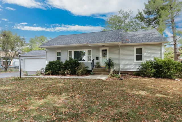 $186,000 | 725 Sheridan Street, Chenoa, IL 61726