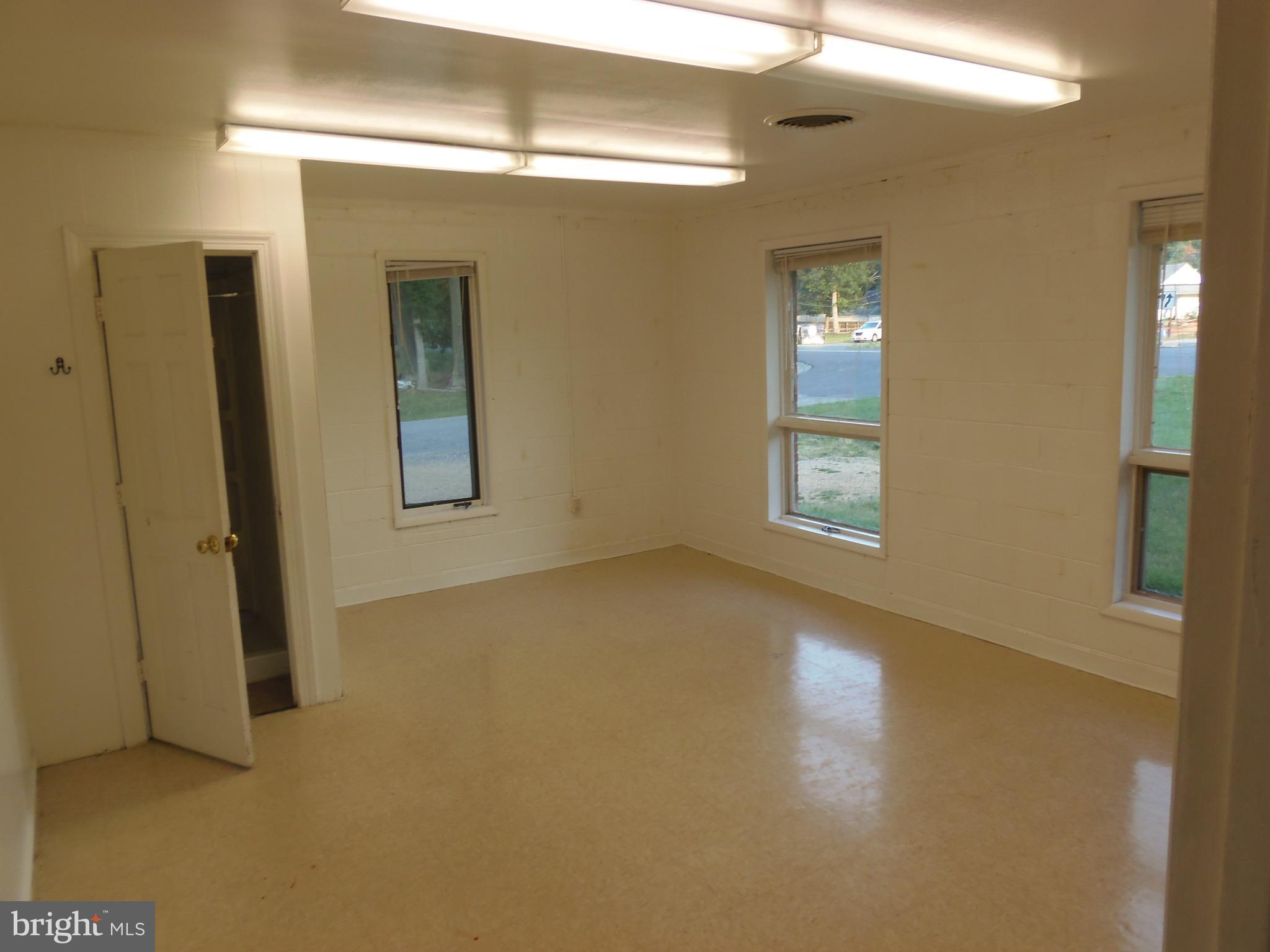 434 Ferry Road Fredericksburg, VA 22405 - Photo 11 of 19 Interior (General)