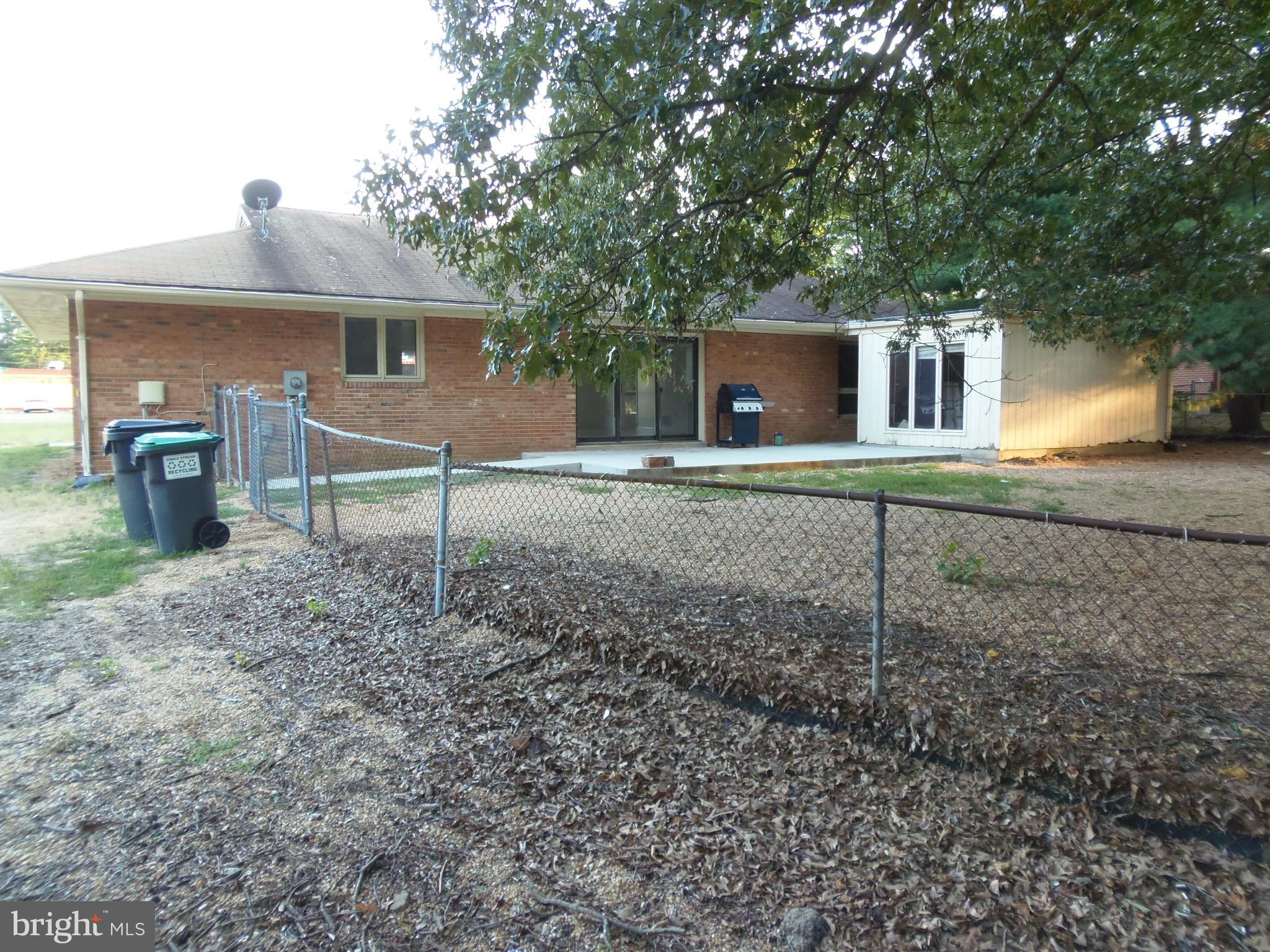 Exterior (Rear)