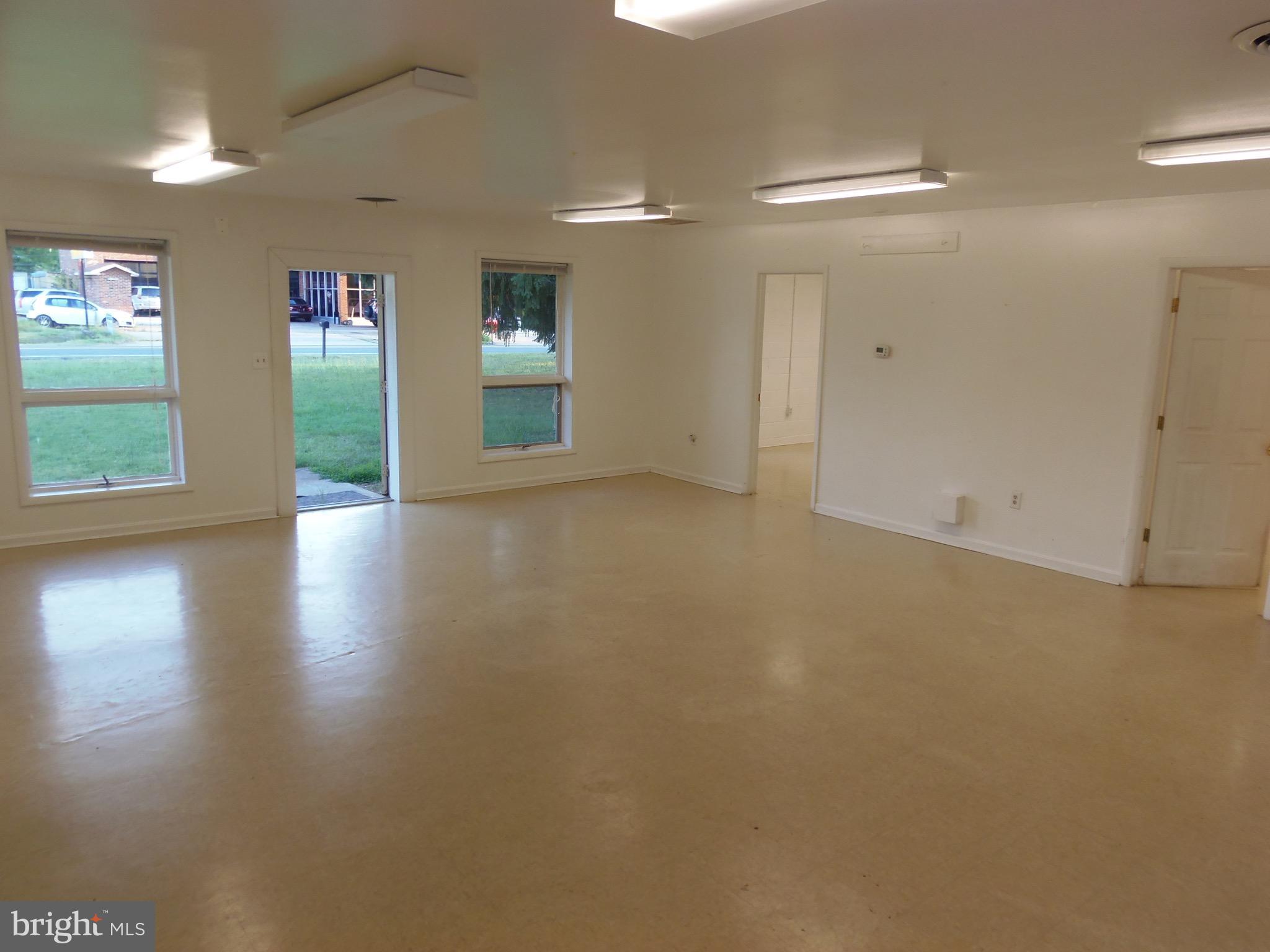434 Ferry Road Fredericksburg, VA 22405 - Photo 8 of 19 Interior (General)
