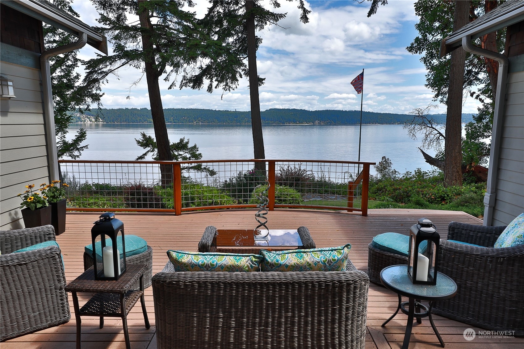 1292 Dines Point Road Greenbank, WA 98253 - Photo 33 of 40 a outdoor view with sitting space