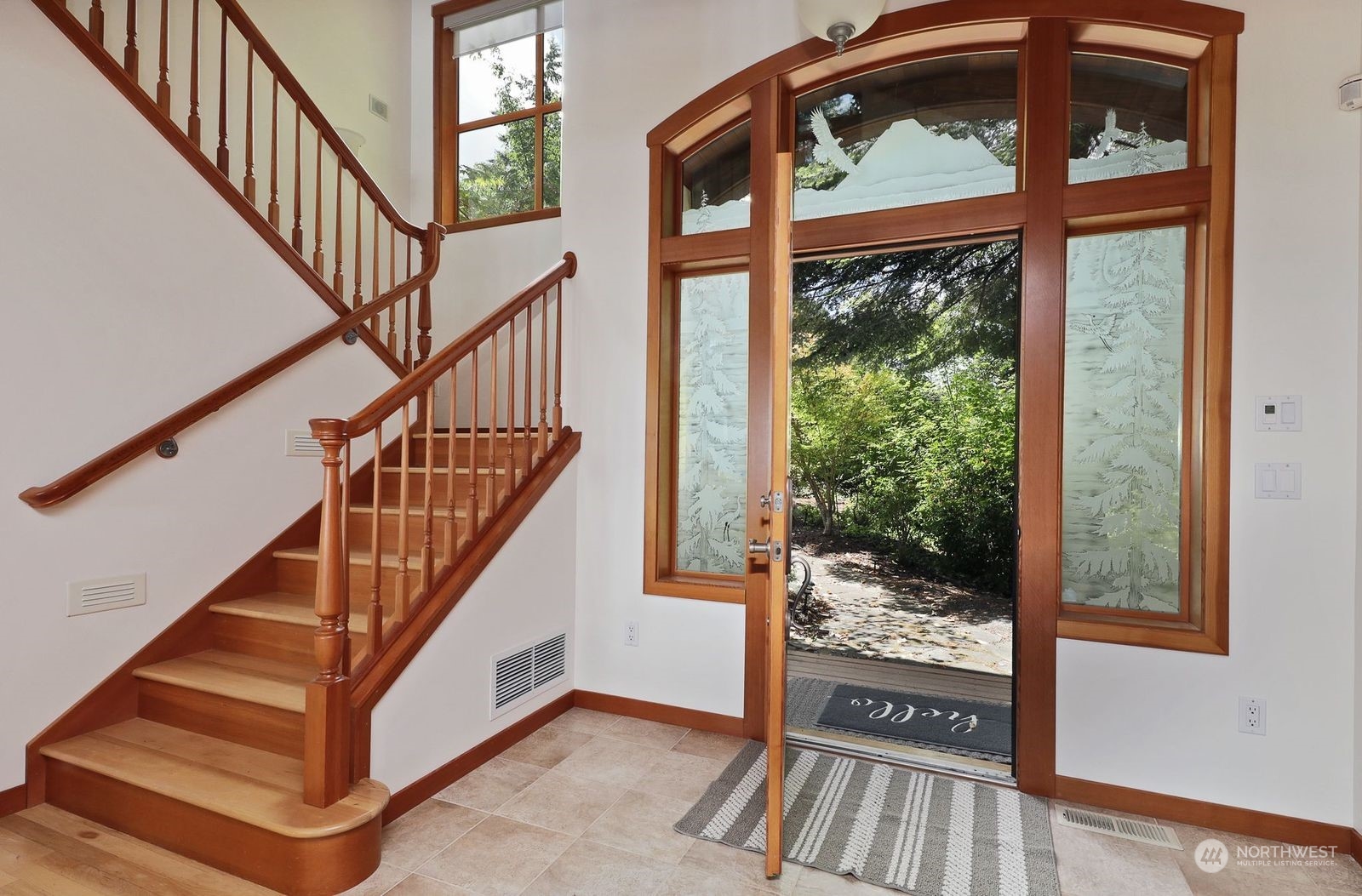 1292 Dines Point Road Greenbank, WA 98253 - Photo 6 of 40 a view of an entryway