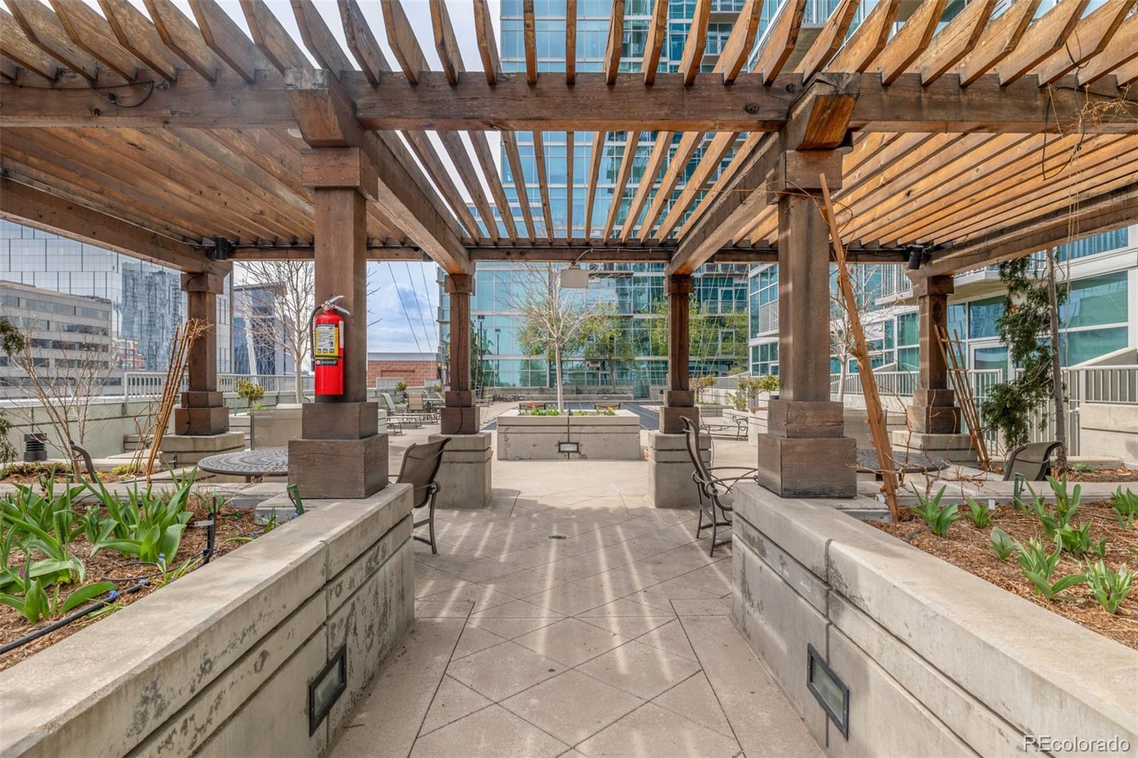 1700 Bassett Street, Unit 1412 Denver, CO 80202 - Photo 30 of 43 a sitting area of the house