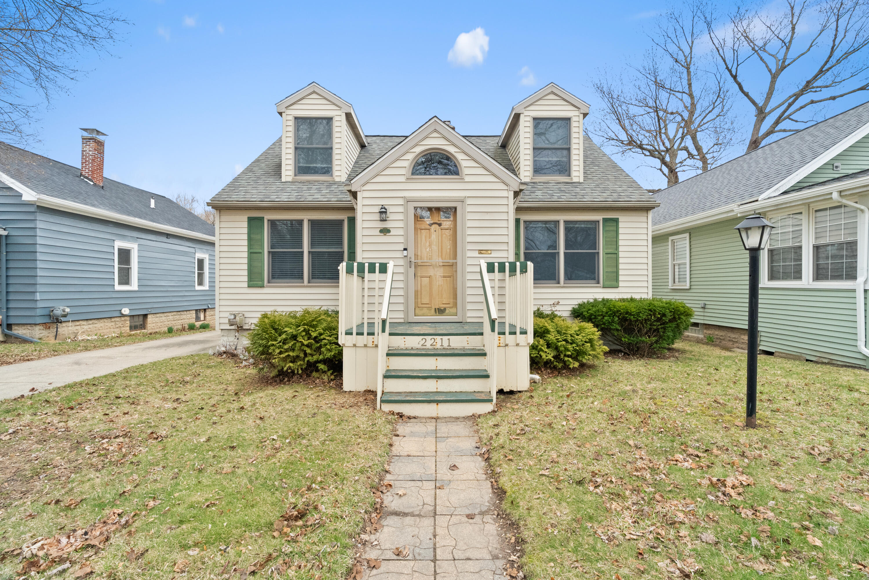 2211 Harding Avenue Lansing, MI 48910 - Photo 1 of 30 02-Media Jett - 22