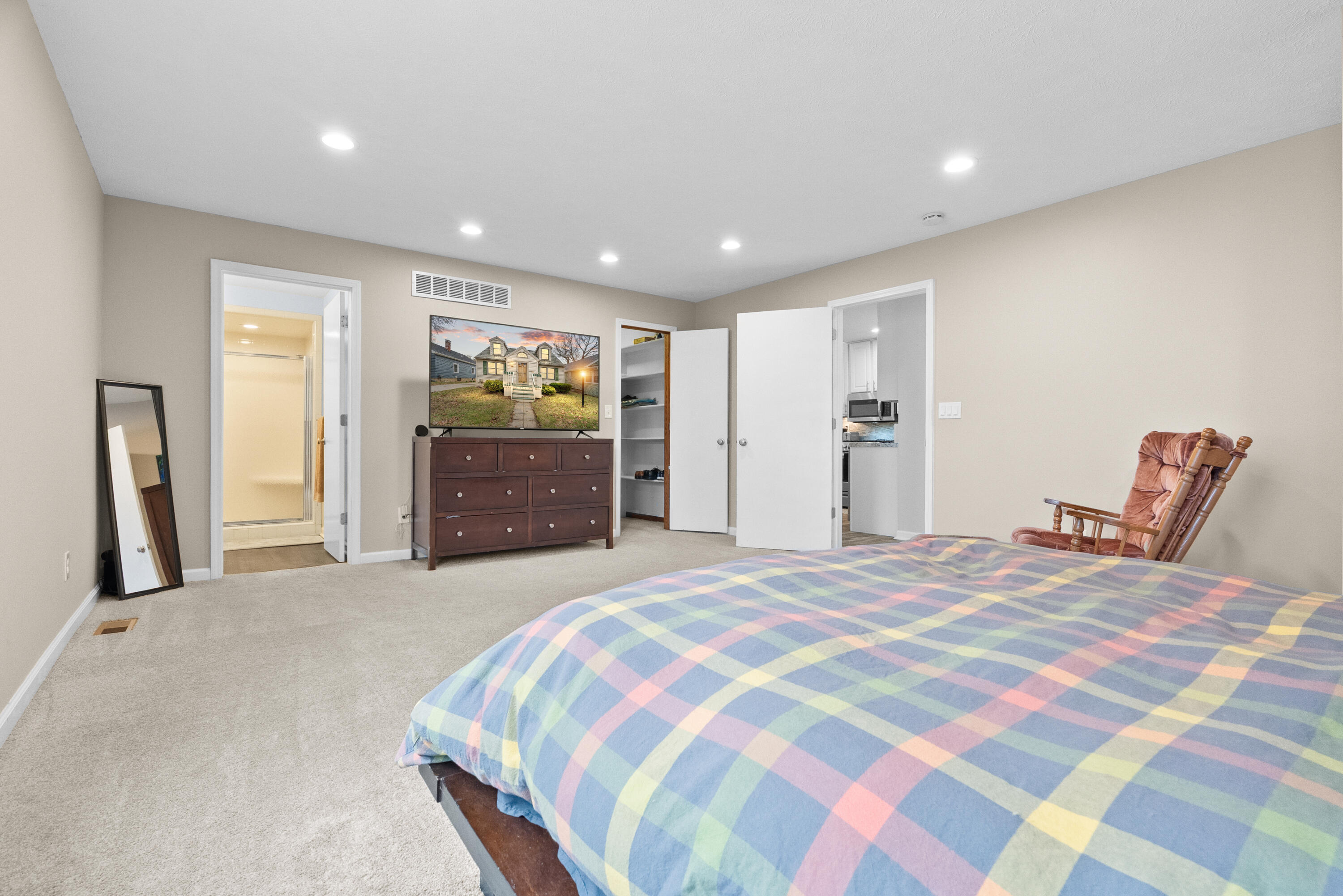 2211 Harding Avenue Lansing, MI 48910 - Photo 14 of 30 19-Media Jett - 14