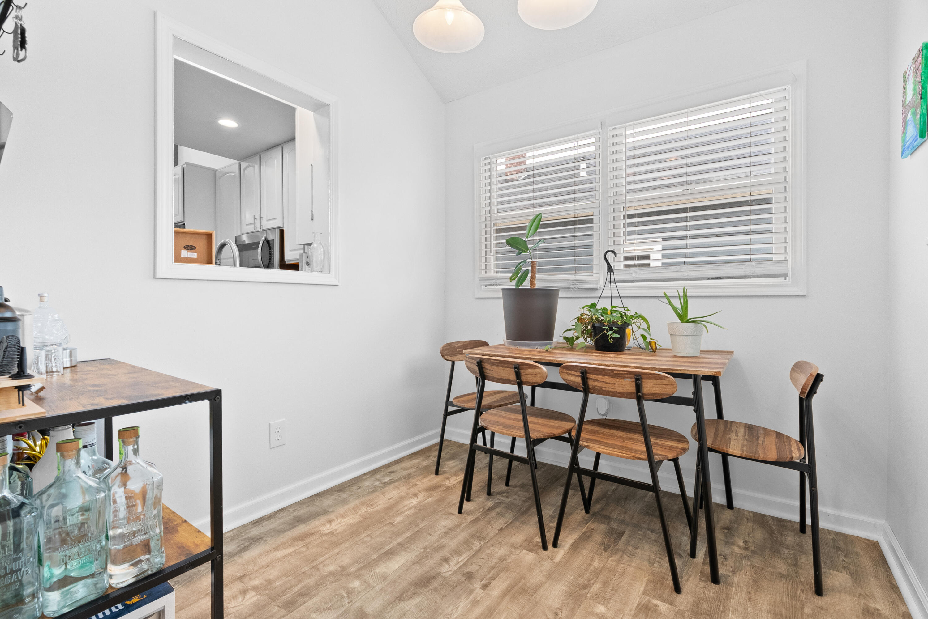 2211 Harding Avenue Lansing, MI 48910 - Photo 16 of 30 17-Media Jett - 12