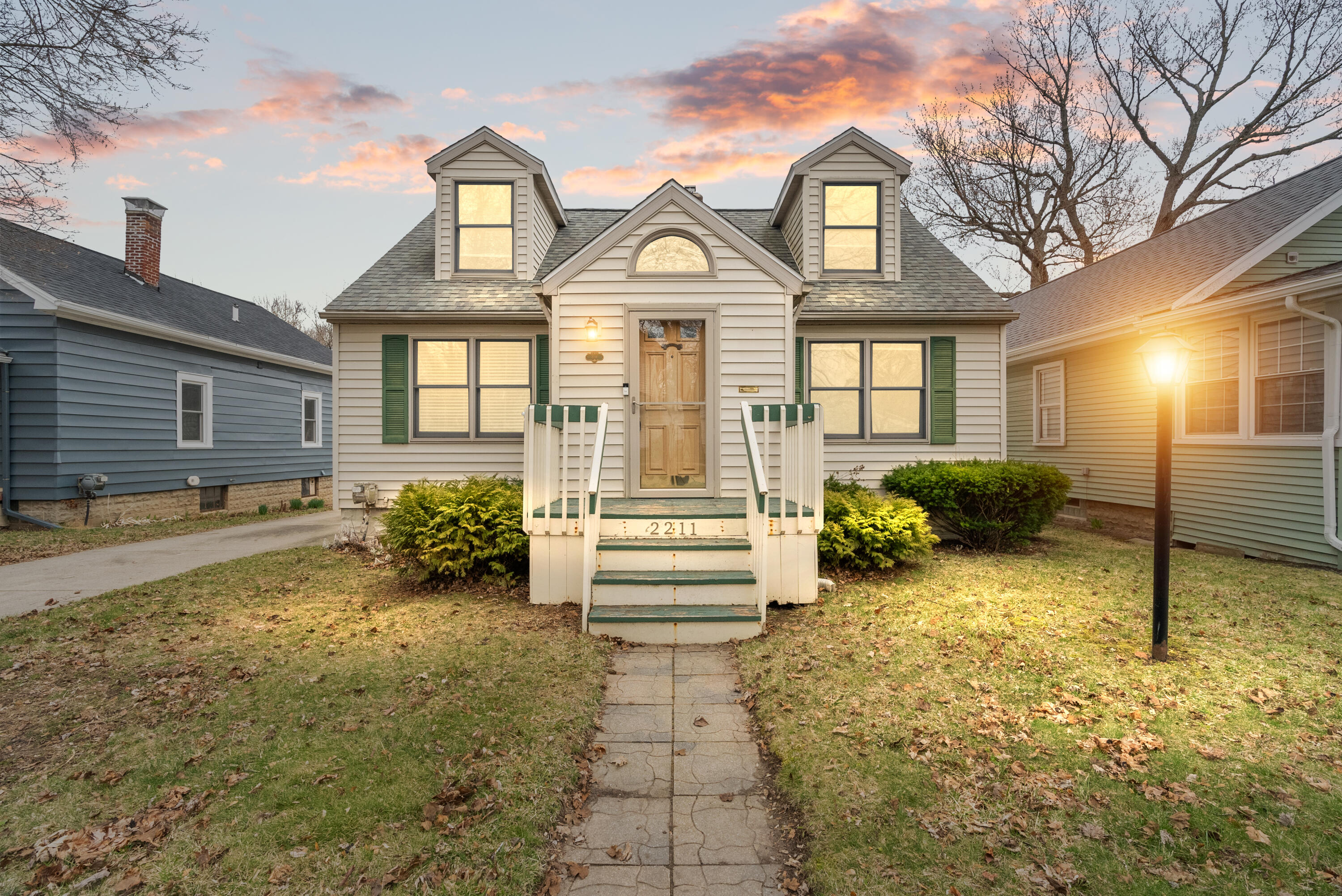 2211 Harding Avenue Lansing, MI 48910 - Photo 2 of 30 01-Media Jett - 23