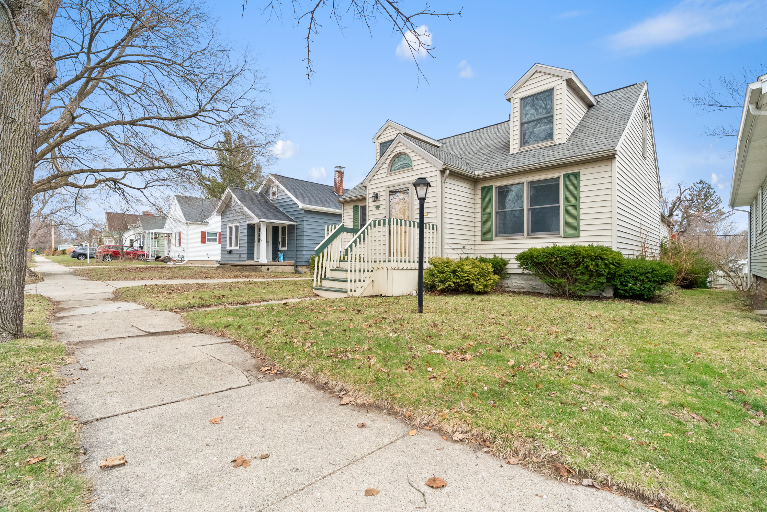 2211 Harding Avenue Lansing, MI 48910 - Photo 24 of 30 04-Media Jett - 24