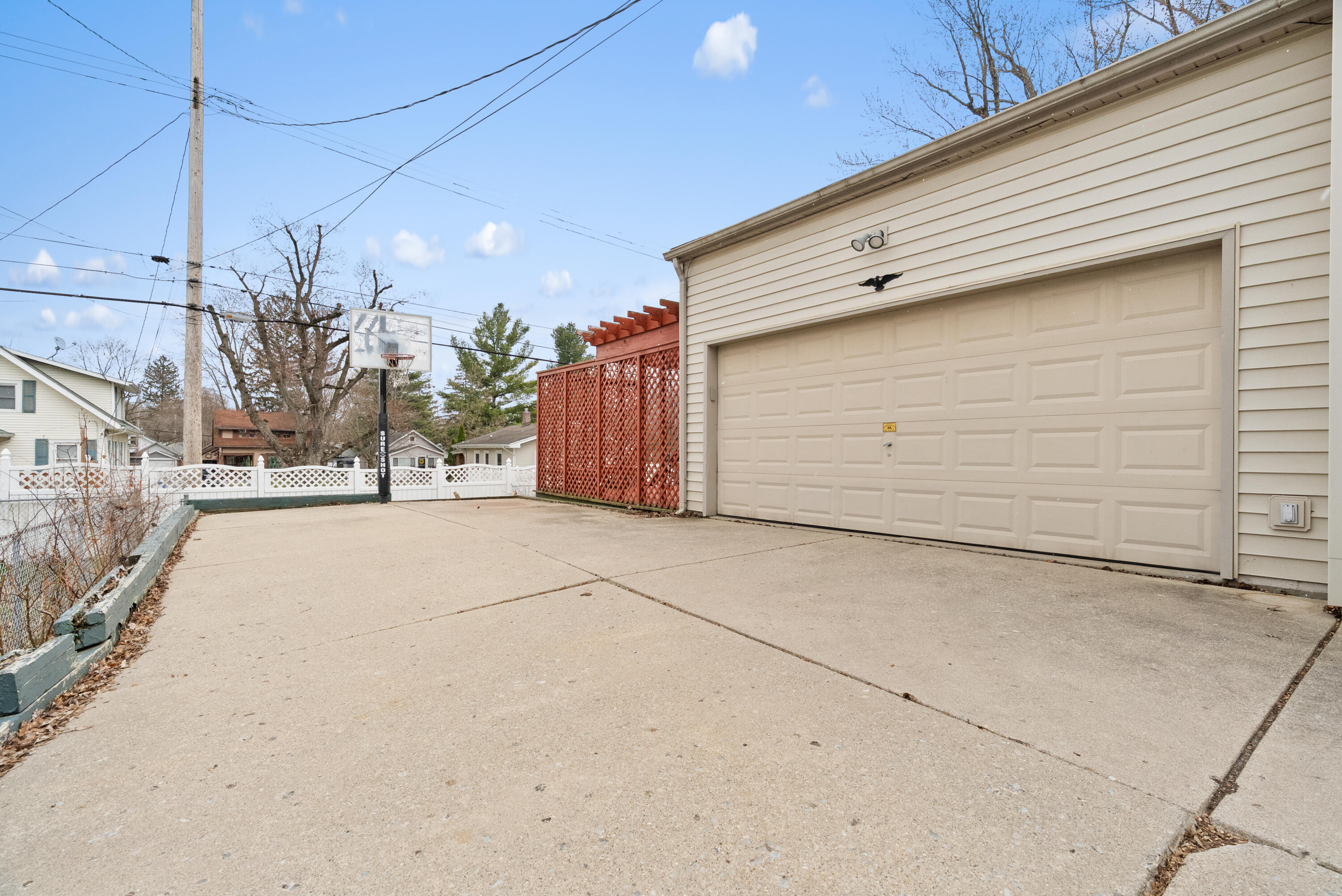 2211 Harding Avenue Lansing, MI 48910 - Photo 26 of 30 05-Media Jett - 26