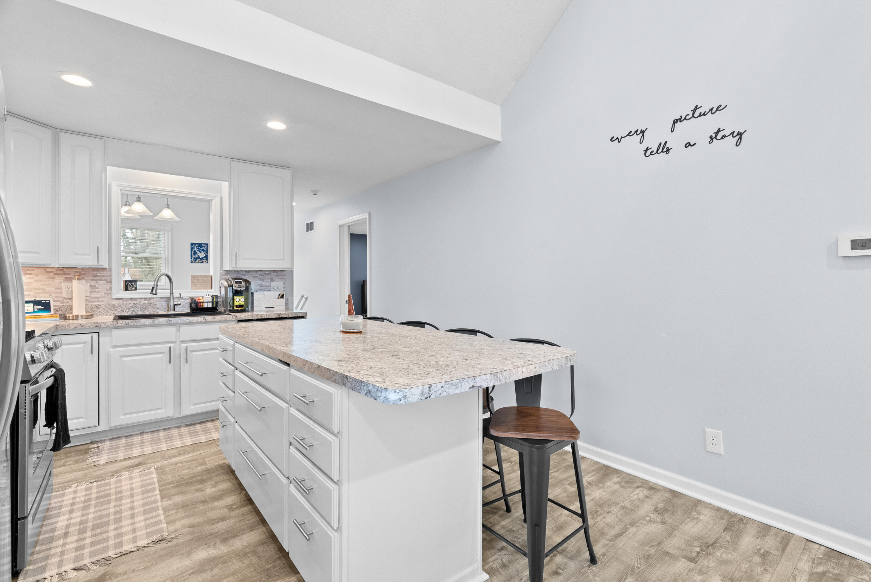 2211 Harding Avenue Lansing, MI 48910 - Photo 9 of 30 14-Media Jett - 09