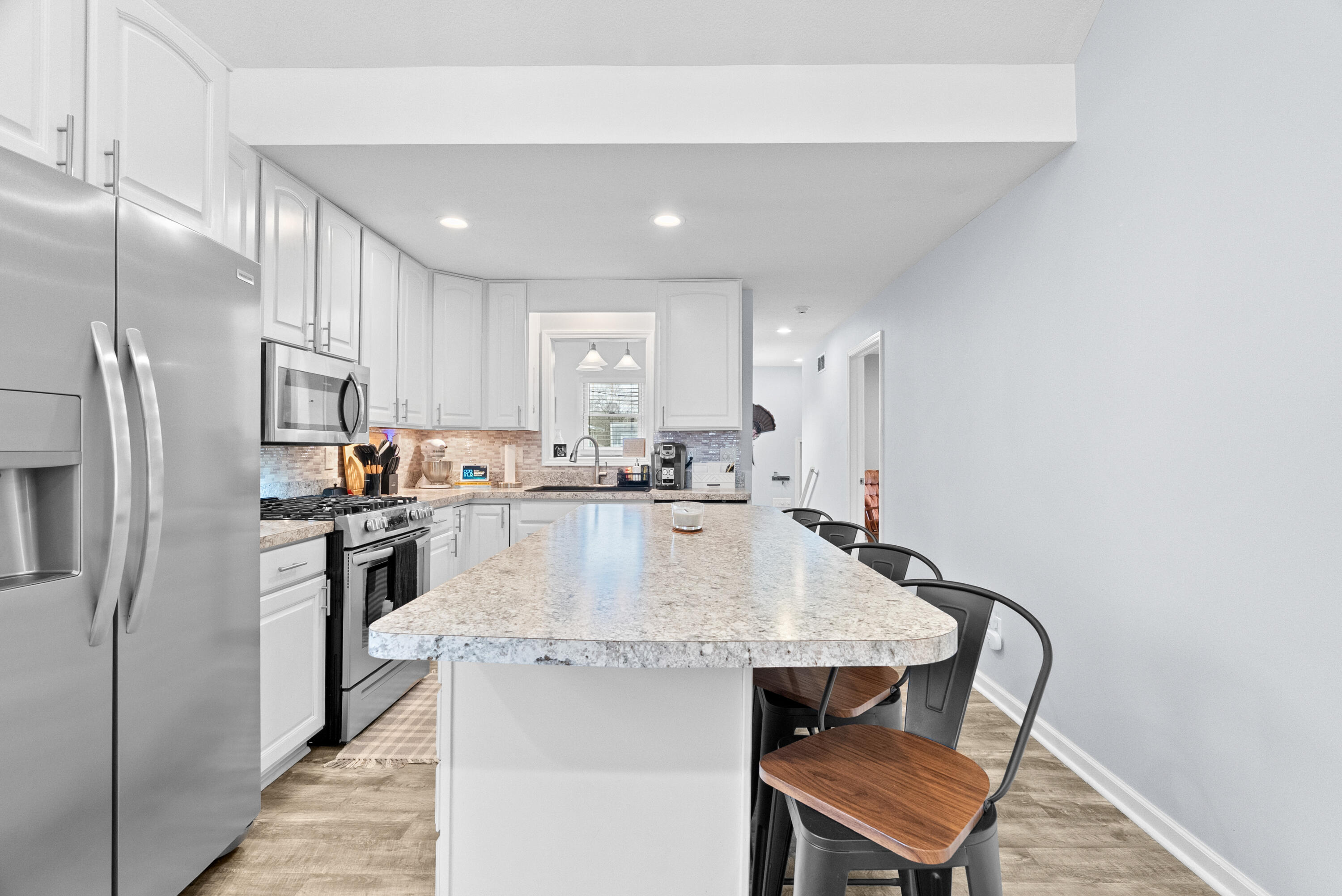 2211 Harding Avenue Lansing, MI 48910 - Photo 10 of 30 13-Media Jett - 08