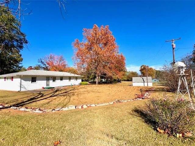 $235,000 | 1754 East 1310th Road, Lawrence, KS 66044