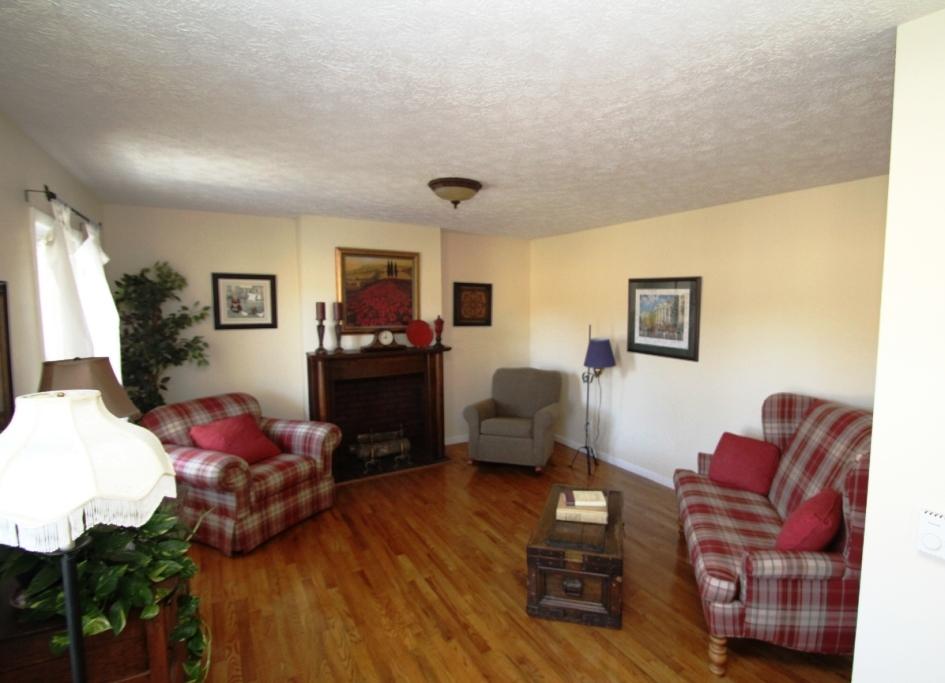 2114 Stone House Road Caldwell, WV 24925 - Photo 10 of 40 Gallery Image 10