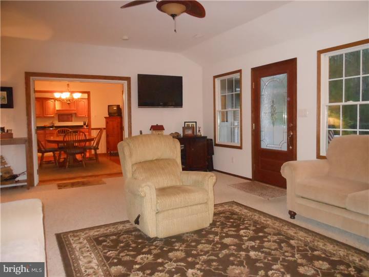 164 Burrs Mill Road Southampton, NJ 08088 - Photo 9 of 25 Family Room
