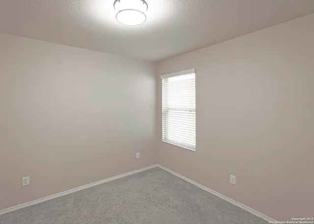 $1,795 | 1972 Bluethroat, New Braunfels, TX 78130