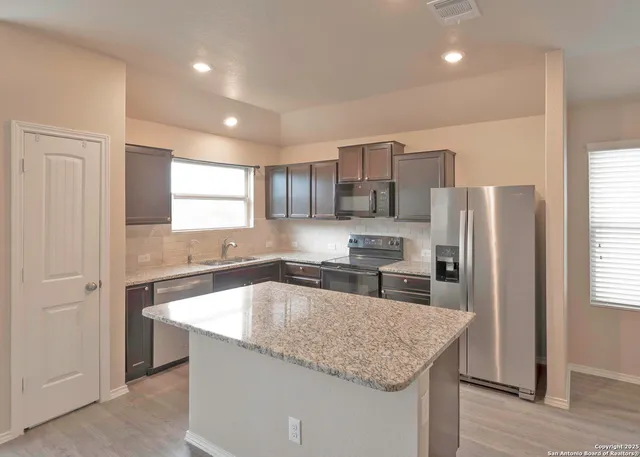 $1,795 | 1972 Bluethroat, New Braunfels, TX 78130