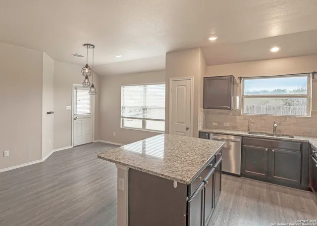 $1,795 | 1972 Bluethroat, New Braunfels, TX 78130