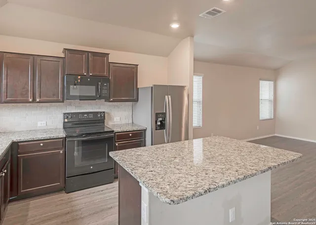 $1,795 | 1972 Bluethroat, New Braunfels, TX 78130