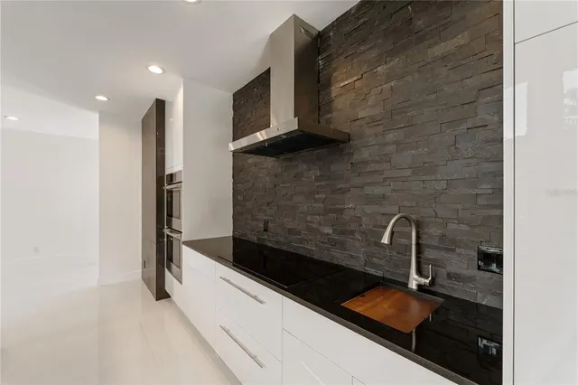 $1,999,000 | 327 Roberts Road, Nokomis, FL 34275