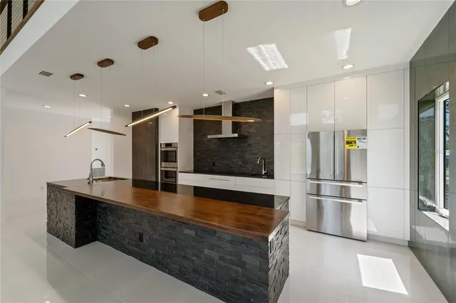 $1,999,000 | 327 Roberts Road, Nokomis, FL 34275