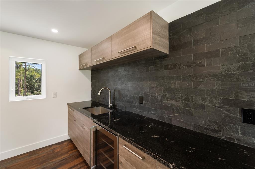 327 Roberts Road Nokomis, FL 34275 - Photo 22 of 59