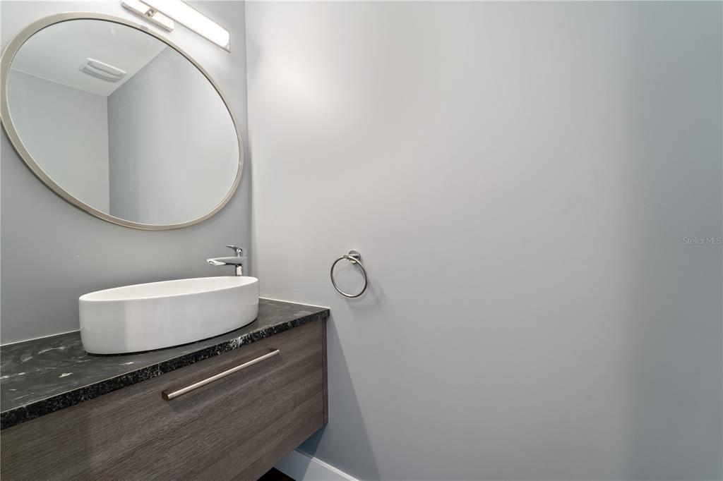 327 Roberts Road Nokomis, FL 34275 - Photo 23 of 59