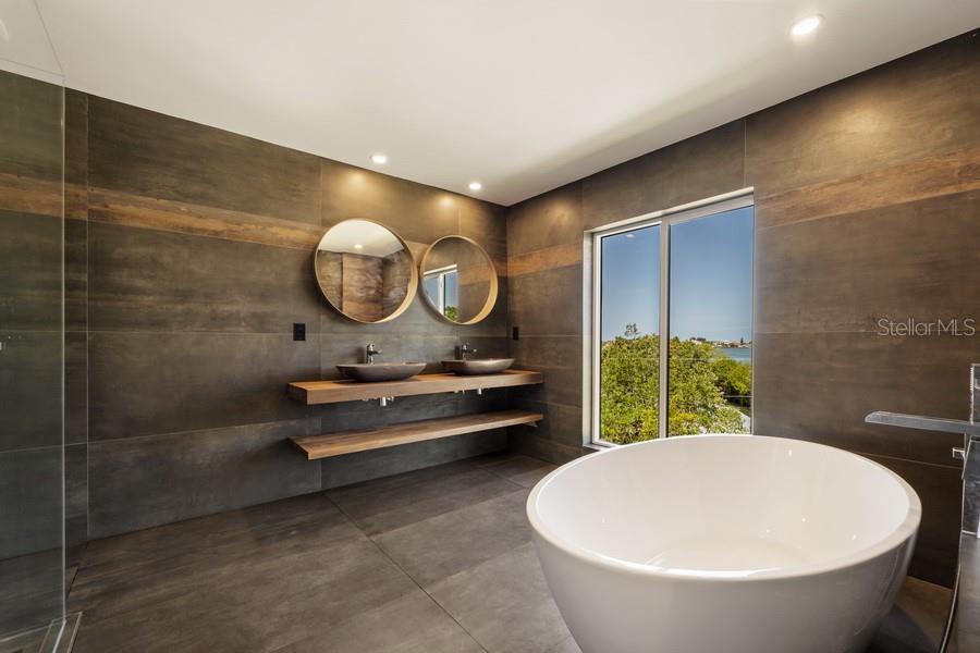 327 Roberts Road Nokomis, FL 34275 - Photo 26 of 59