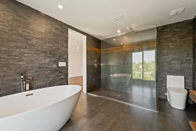 $1,999,000 | 327 Roberts Road, Nokomis, FL 34275