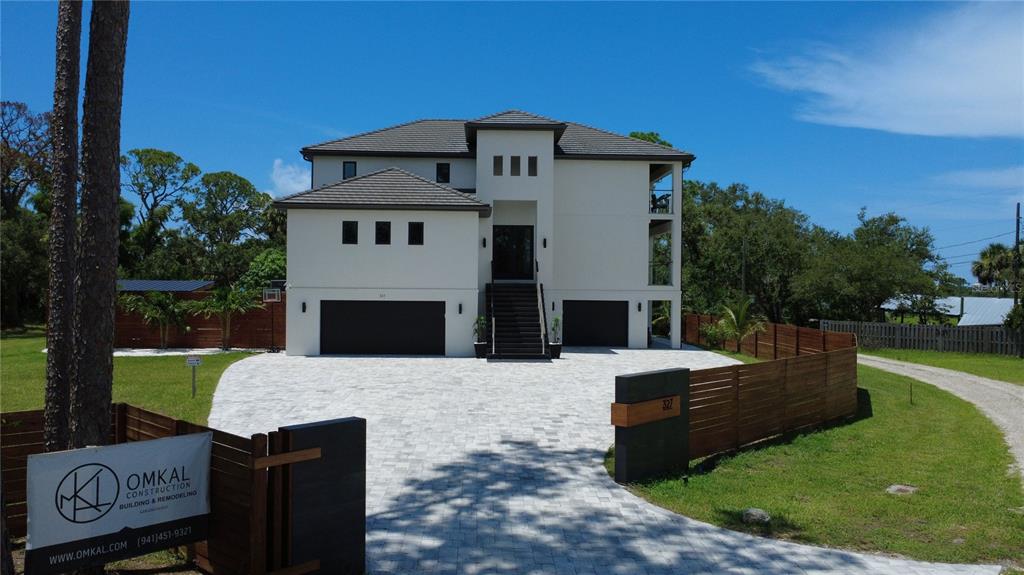 327 Roberts Road Nokomis, FL 34275 - Photo 3 of 59