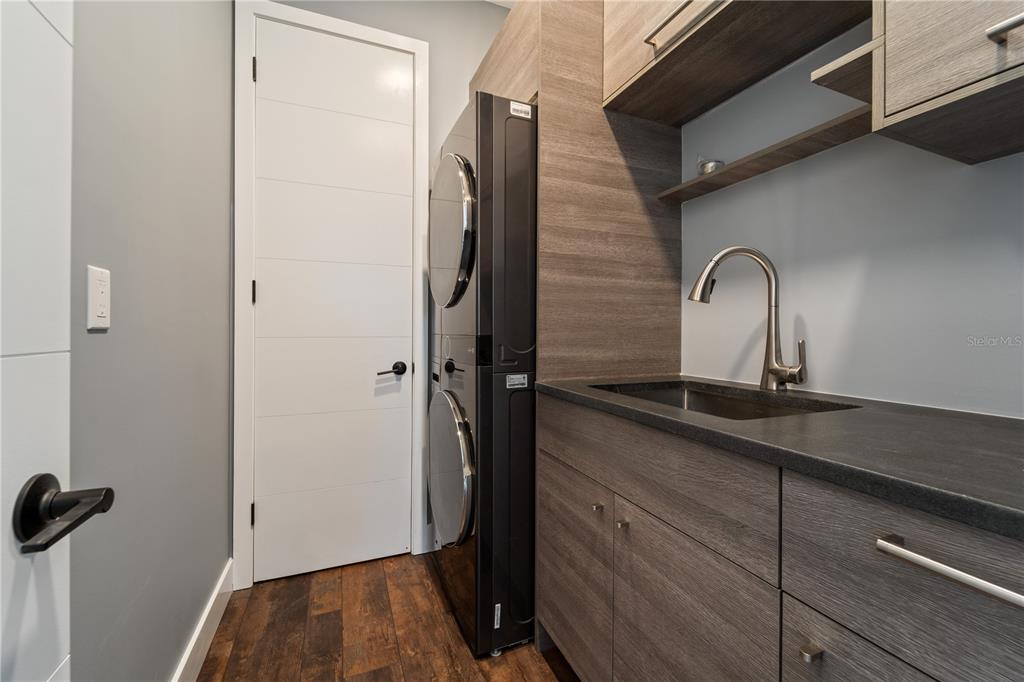 327 Roberts Road Nokomis, FL 34275 - Photo 37 of 59