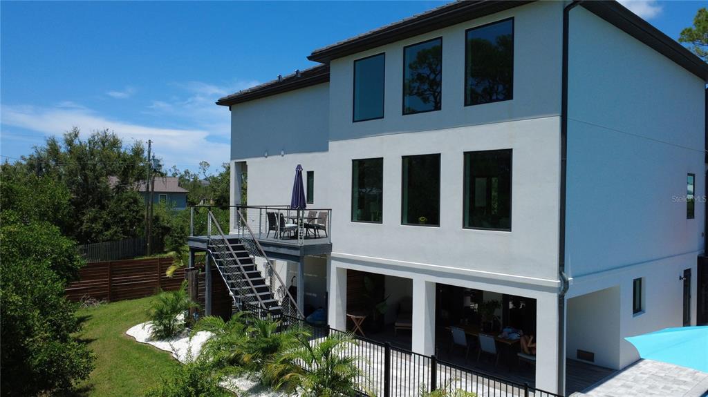 327 Roberts Road Nokomis, FL 34275 - Photo 4 of 59