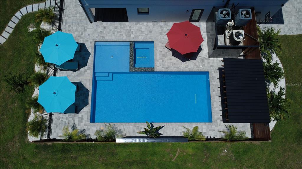 327 Roberts Road Nokomis, FL 34275 - Photo 6 of 59